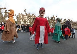 Las comparsas y disfraces alegrarán el fin de semana las calles del municipio