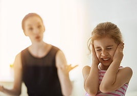 El psicólogo e investigador David Pineda ha establecido una relación entre los métodos de disciplina parental y el desarrollo de ciertos rasgos en la personalidad.