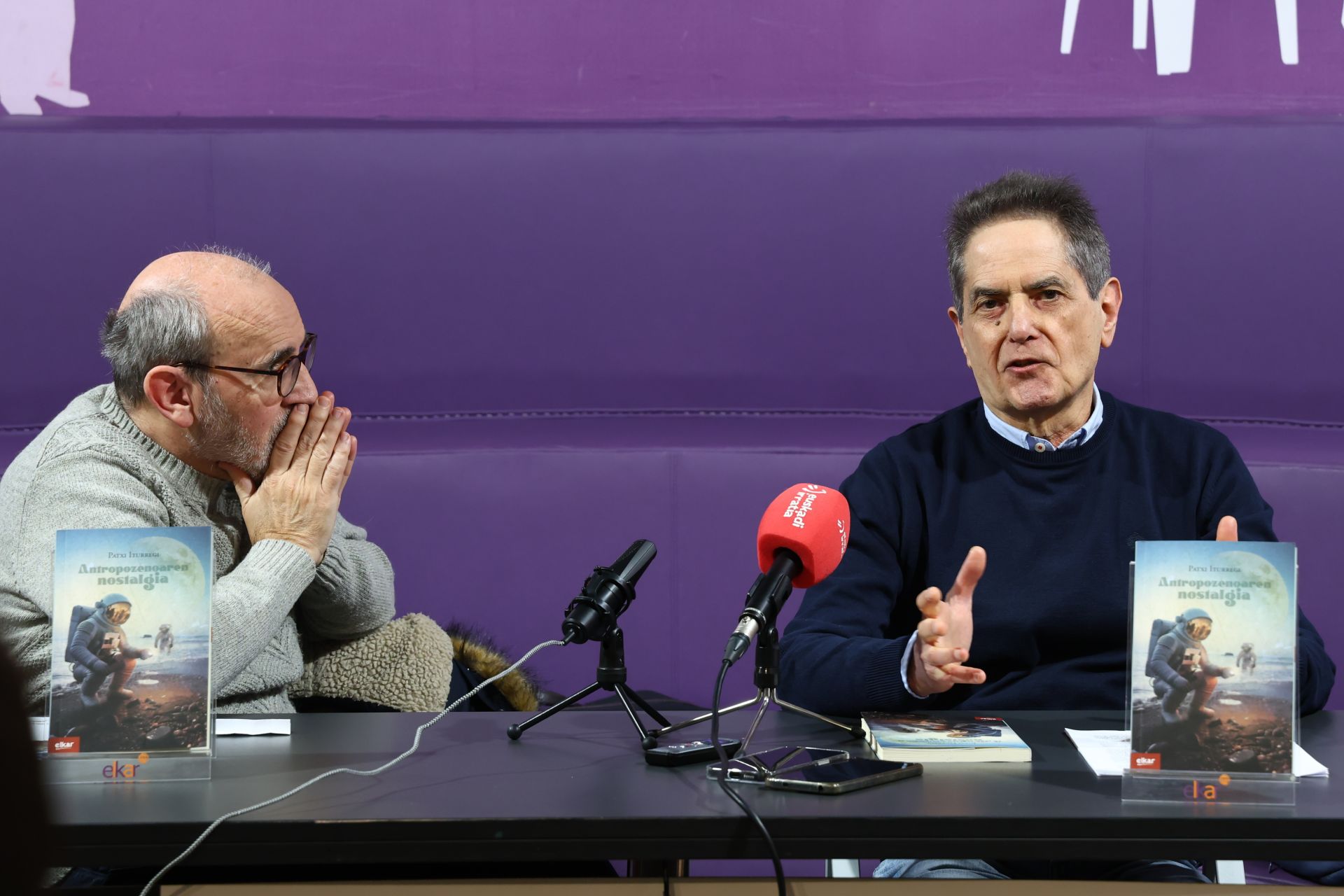 Xabier Mendiguren eta Patxi Iturregi agerraldian.