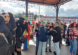 Era guztietako mozorroak ikusiko dira gaurko desfilean.