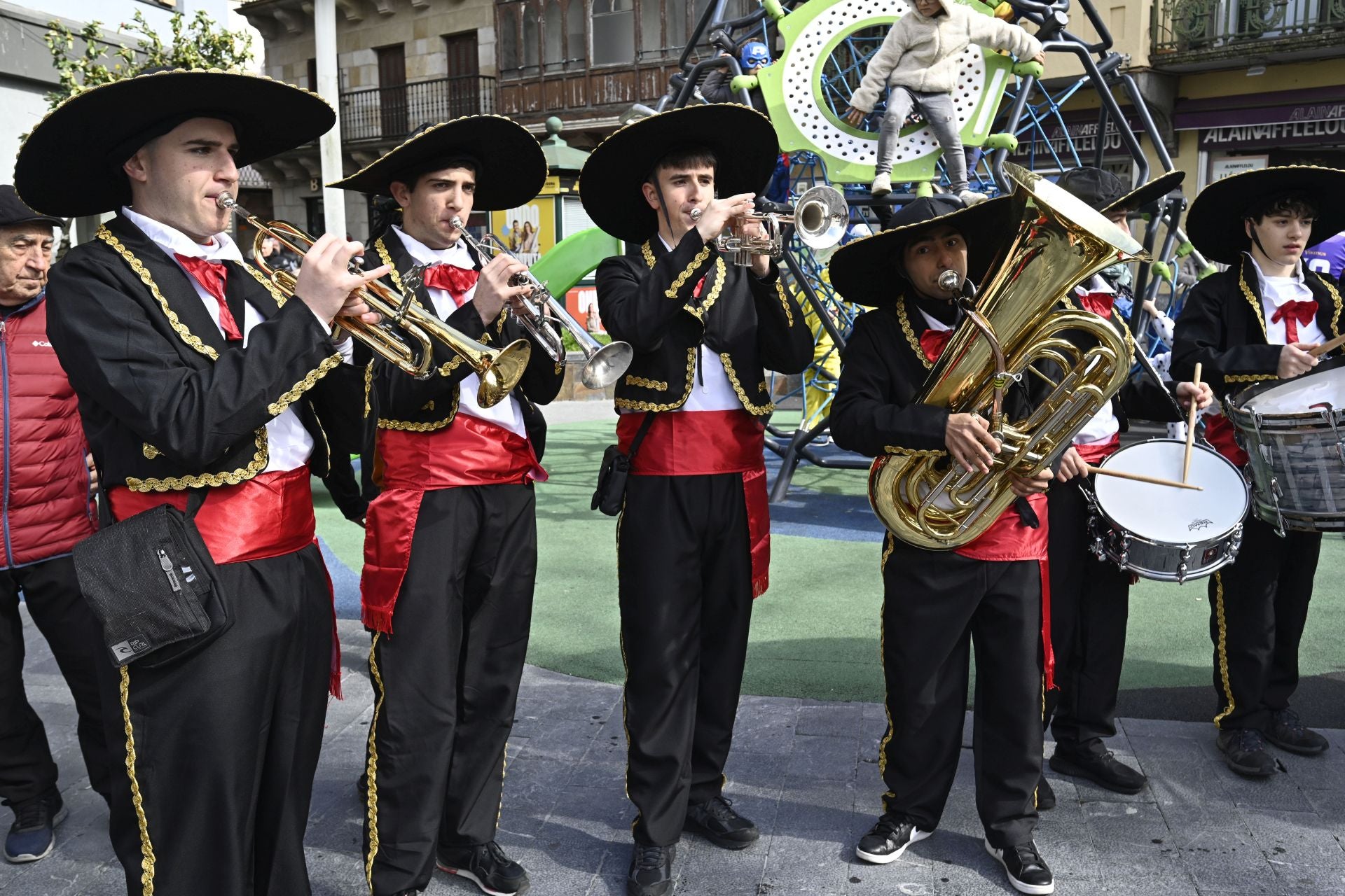 Música y diversión en los Carnavales de Errenteria