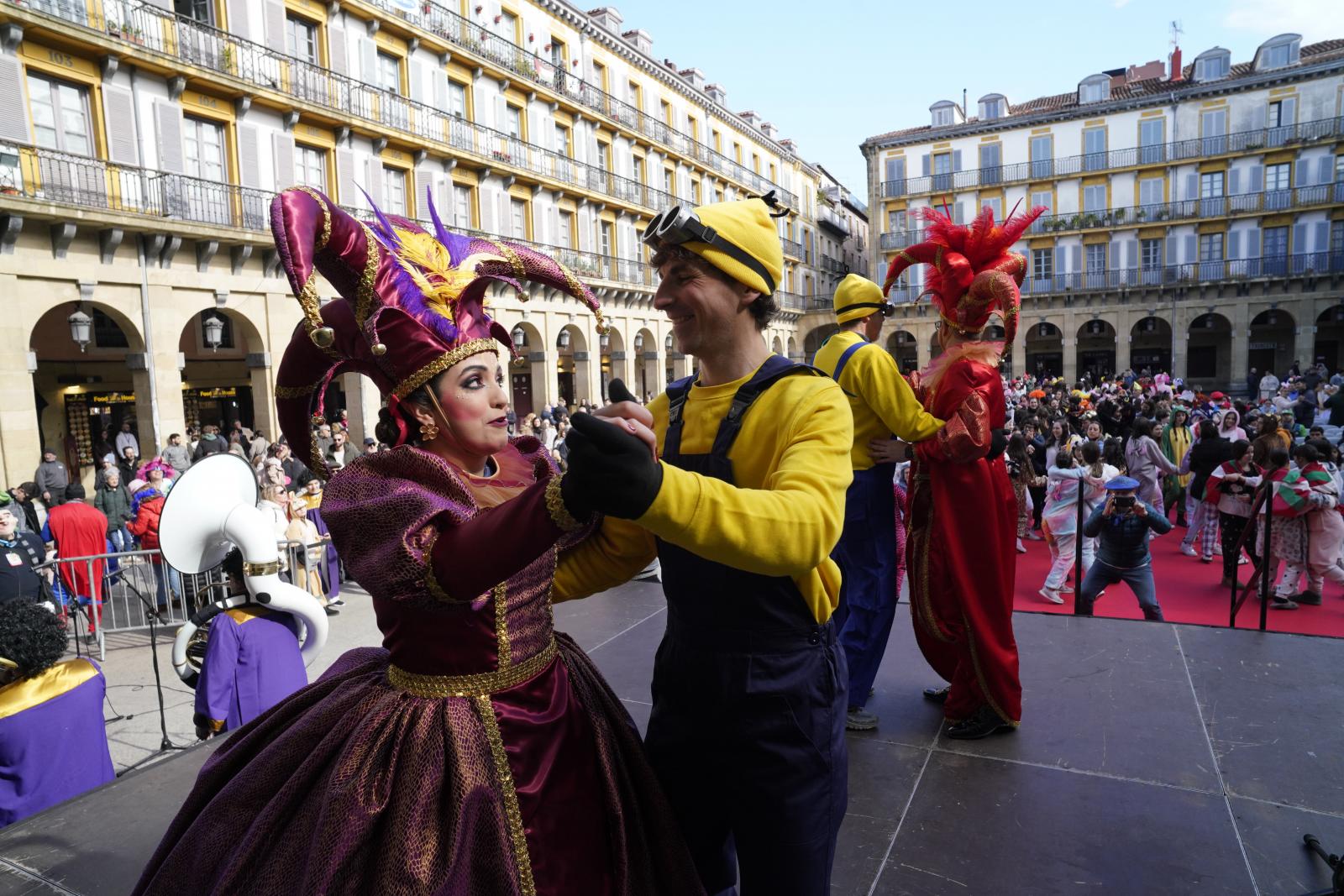Animadas &#039;mañanitas&#039; carnavaleras en San Sebastián