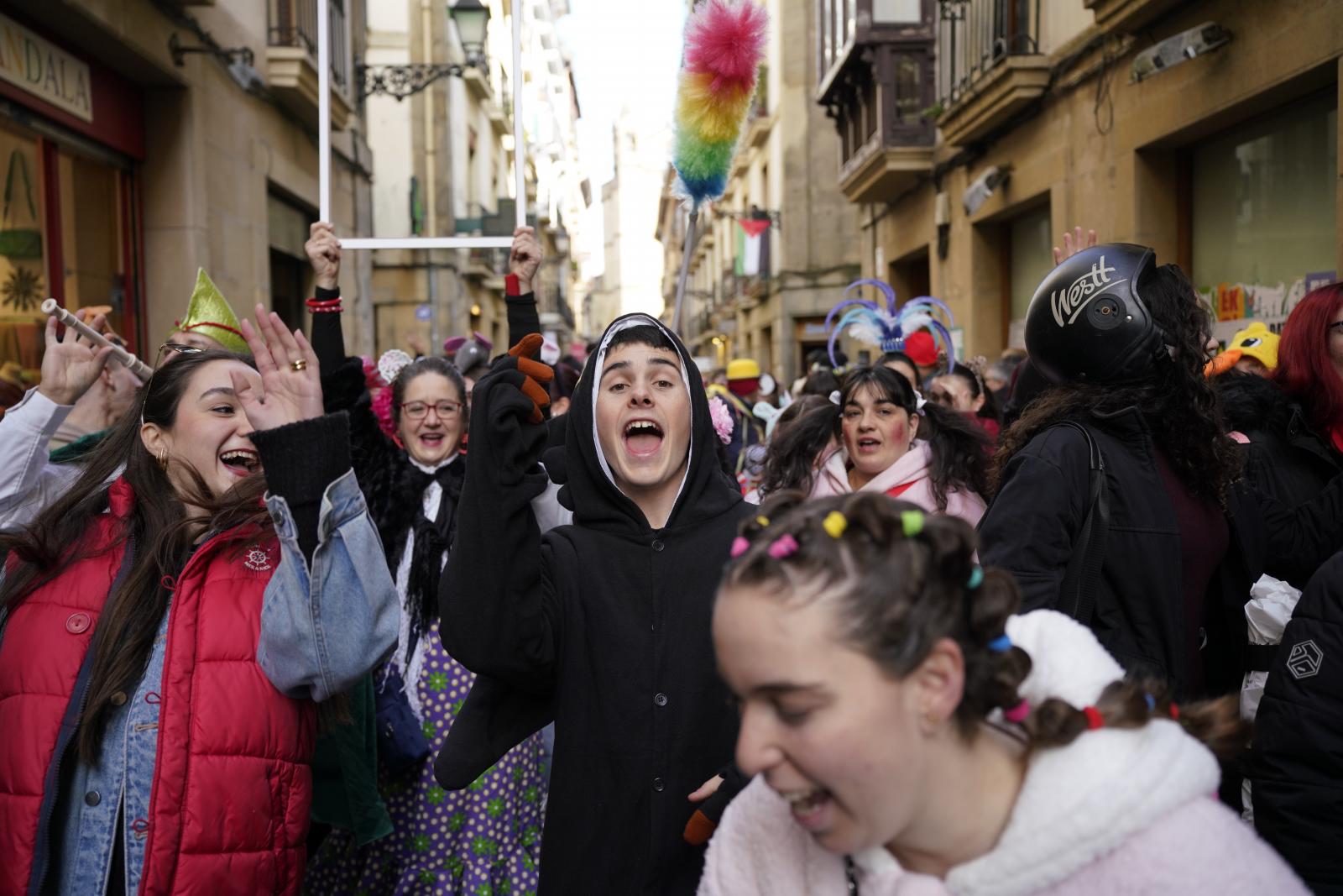 Animadas &#039;mañanitas&#039; carnavaleras en San Sebastián
