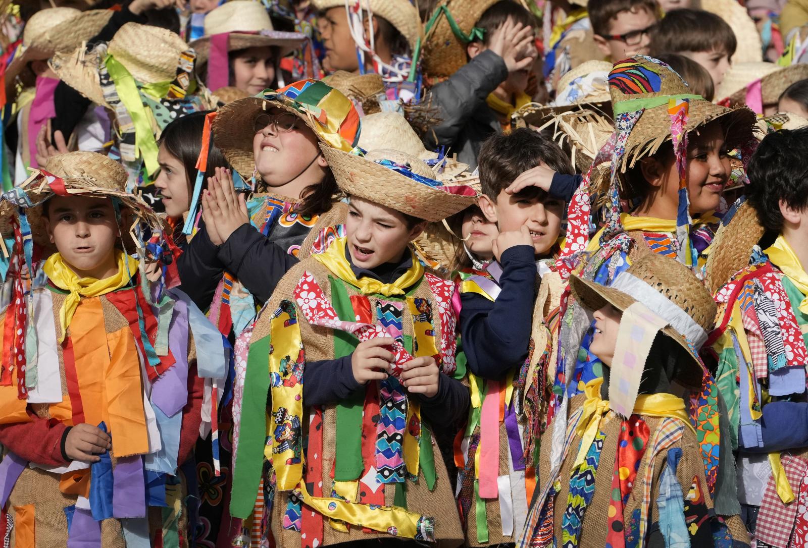 Los txikis de Lezo disfrutan al sol de los Carnavales