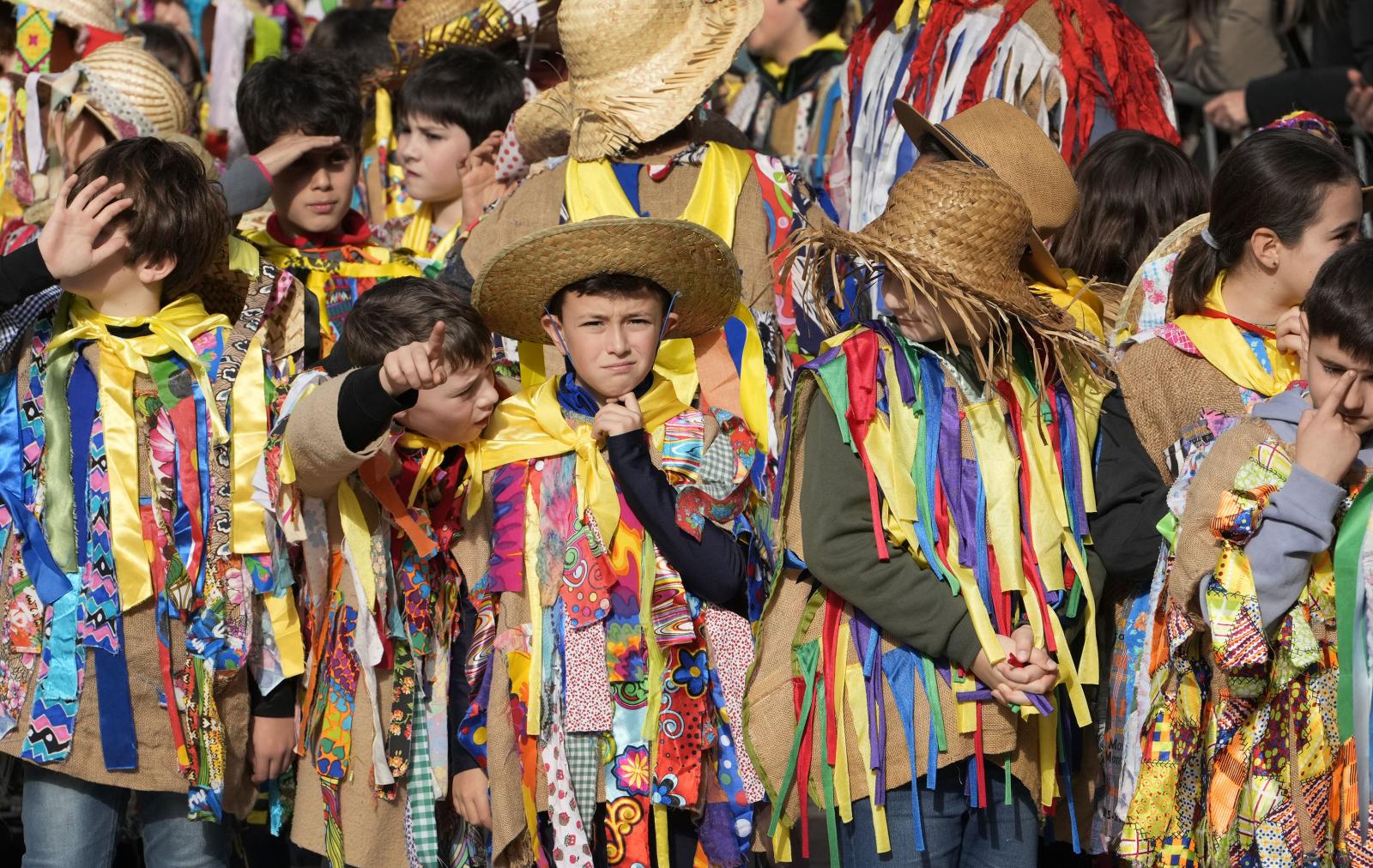 Los txikis de Lezo disfrutan al sol de los Carnavales