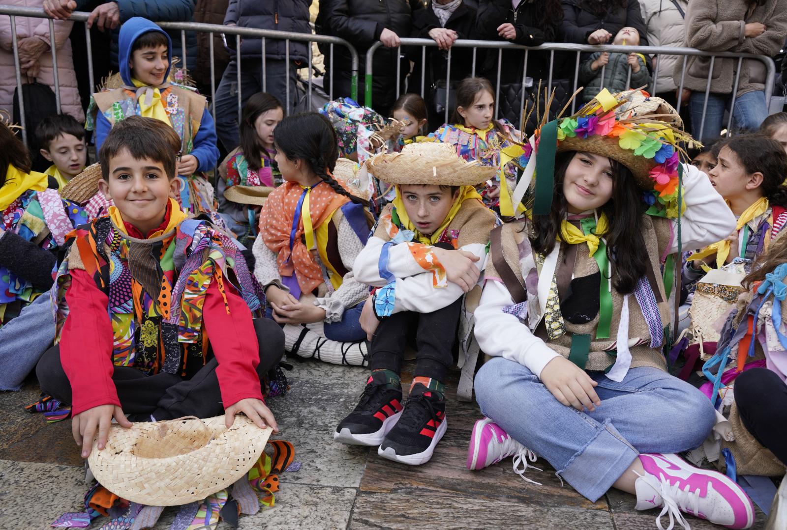 Los txikis de Lezo disfrutan al sol de los Carnavales