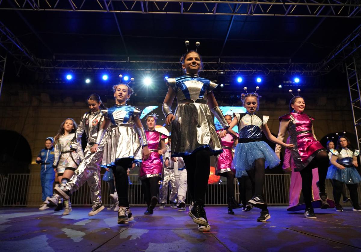 Los desfiles de Carnaval de Irun ocasionarán importantes cortes hoy y mañana
