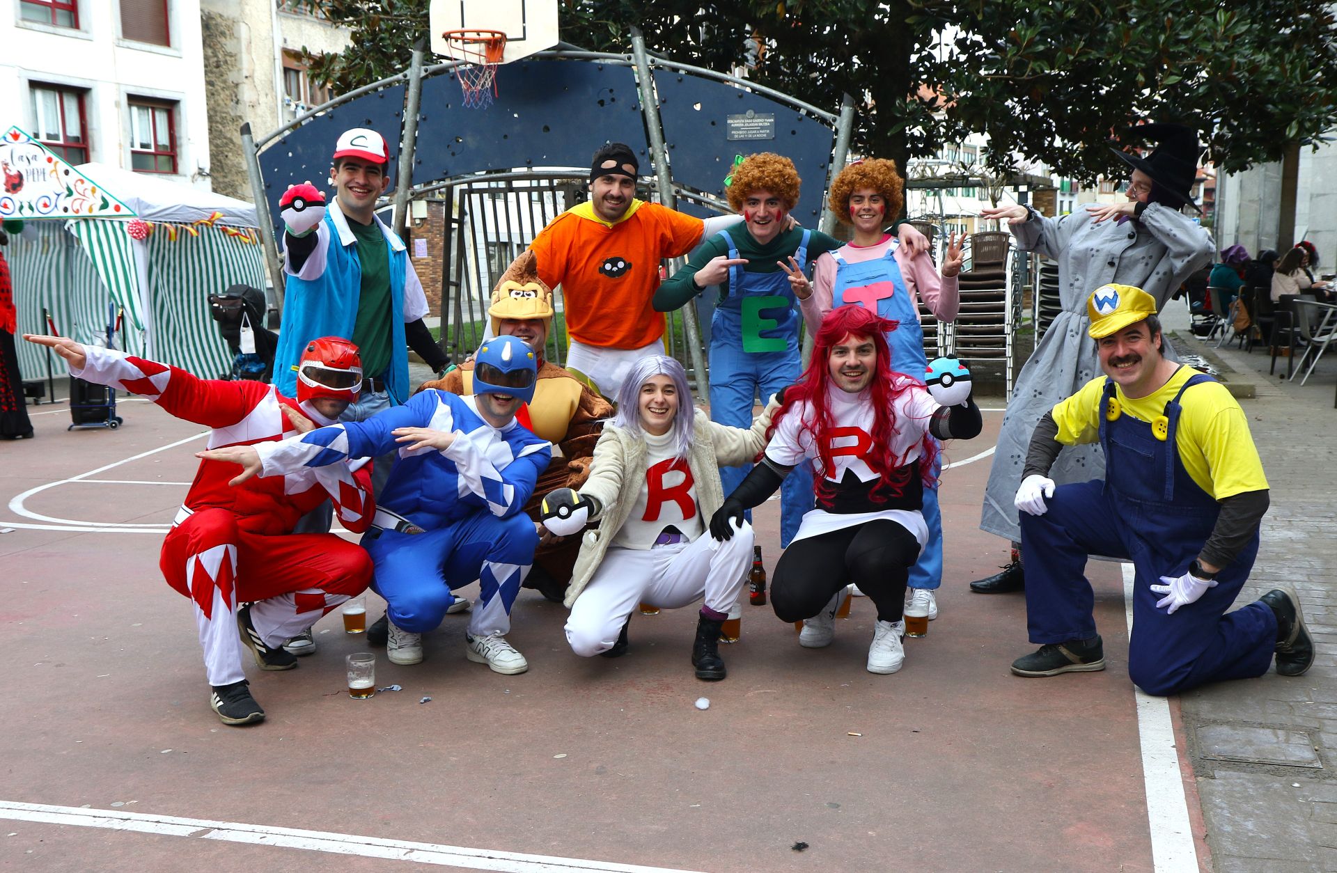 Debabarrena celebra los carnavales en cuadrilla