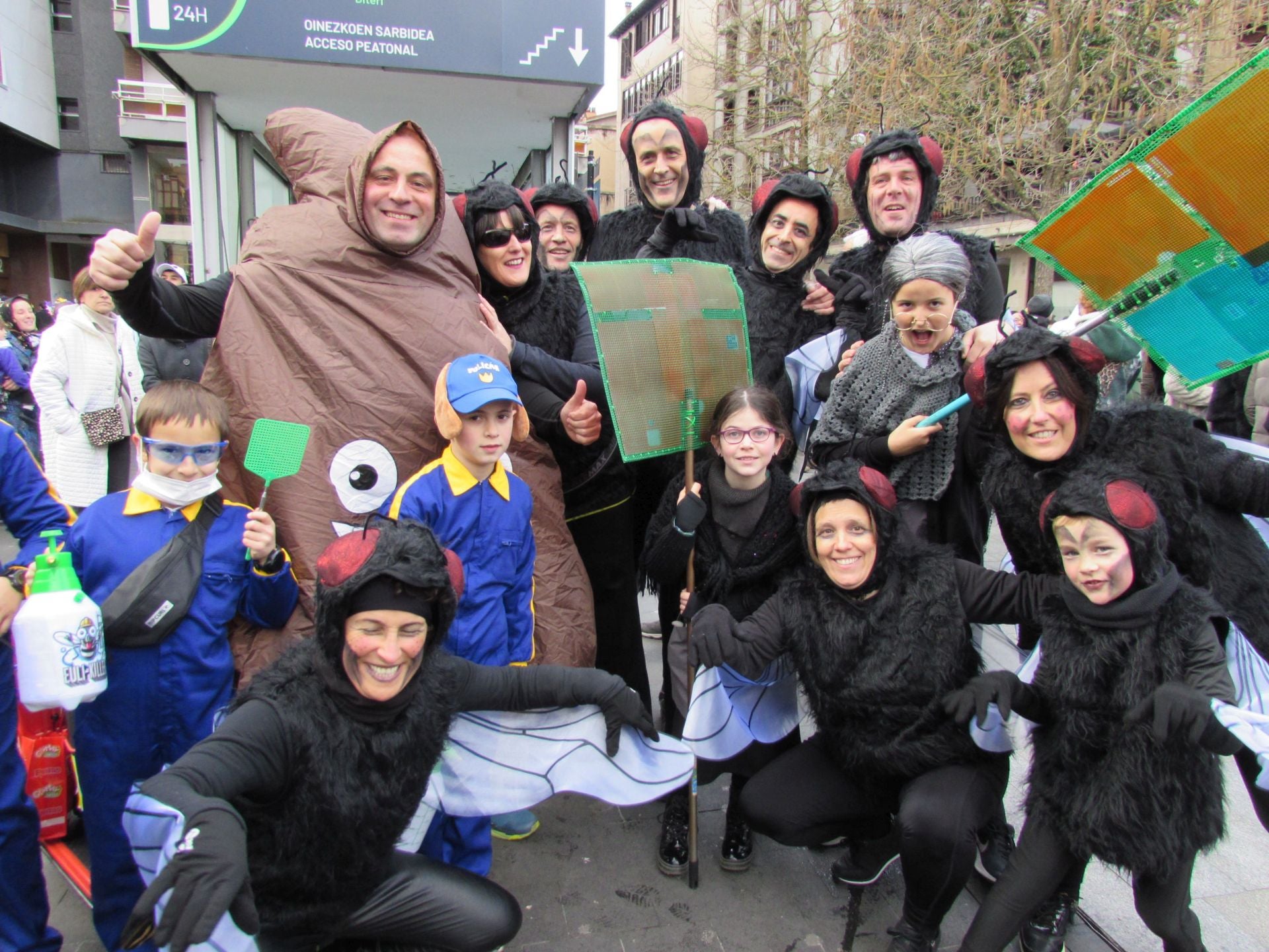 Gran ambiente en el desfile del carnaval de Arrasate