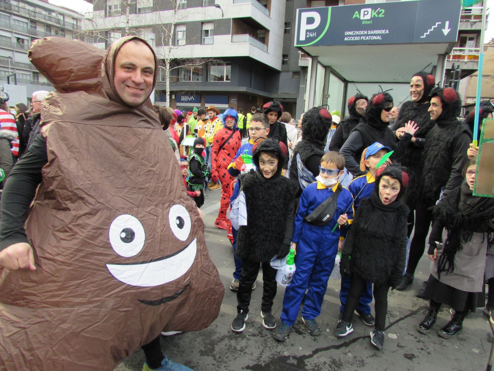 Gran ambiente en el desfile del carnaval de Arrasate