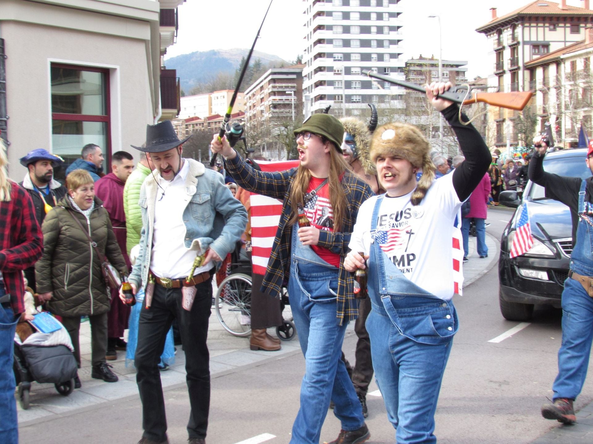 Gran ambiente en el desfile del carnaval de Arrasate