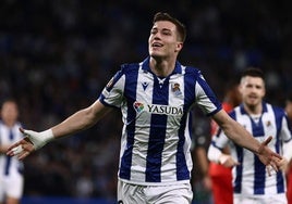 Luka Sučić tras anotar su segundo gol ante el Midtylland.