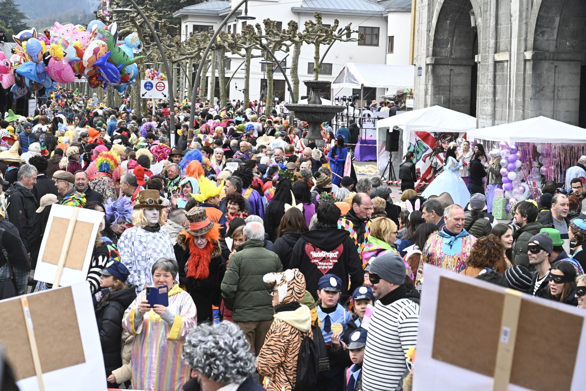 La barandilla de la Concha en Tolosa gracias al Carnaval