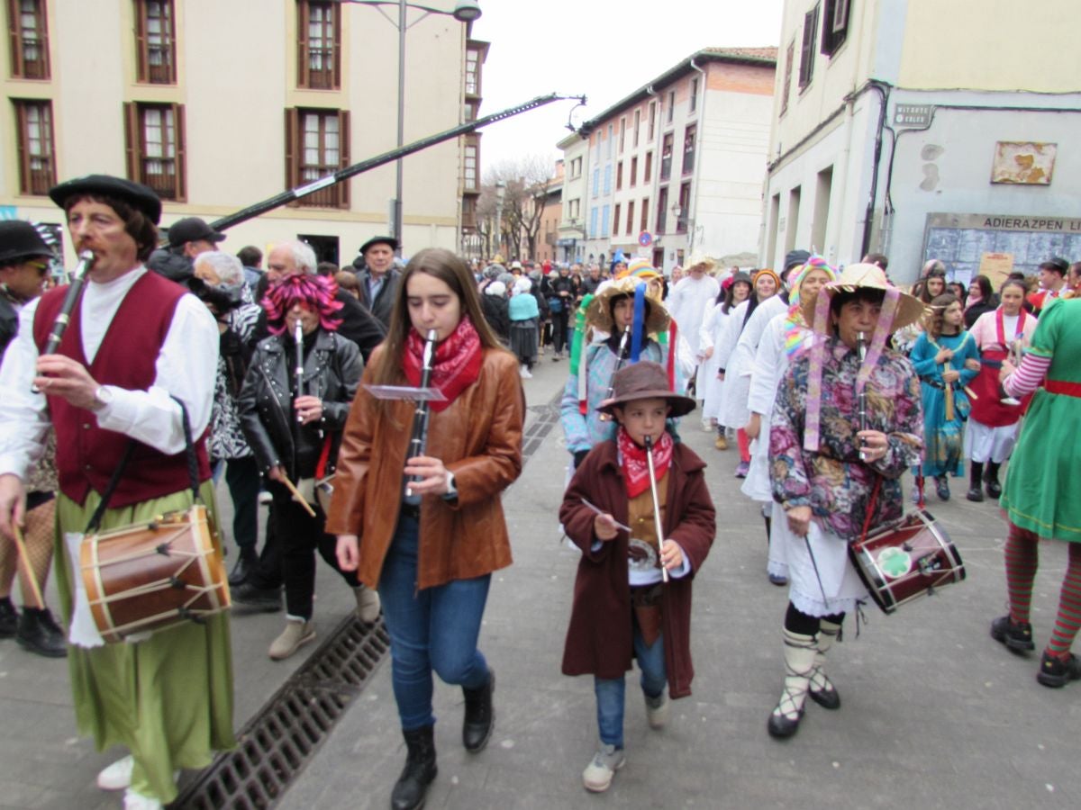 Aretxabaleta desbordó imaginación en el domingo de Carnaval