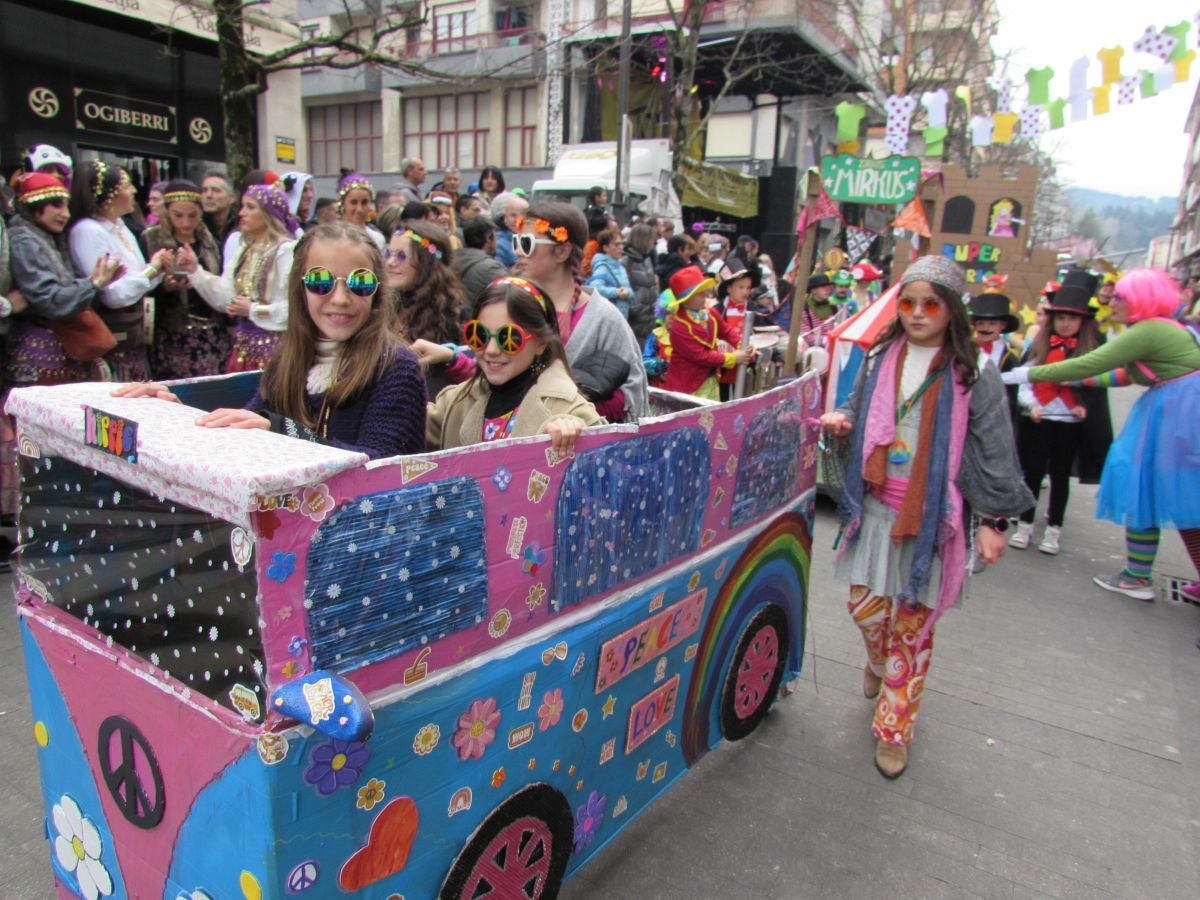 Aretxabaleta desbordó imaginación en el domingo de Carnaval