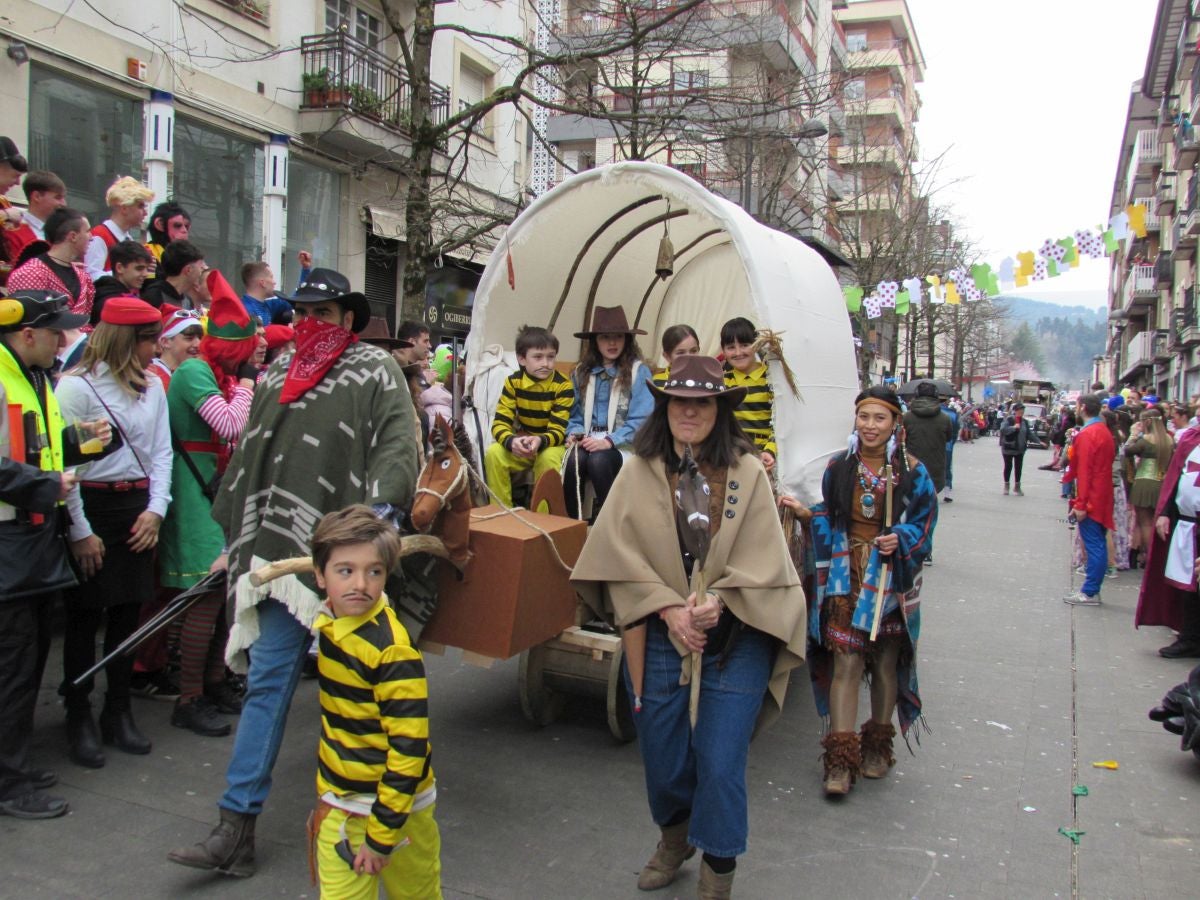 Aretxabaleta desbordó imaginación en el domingo de Carnaval