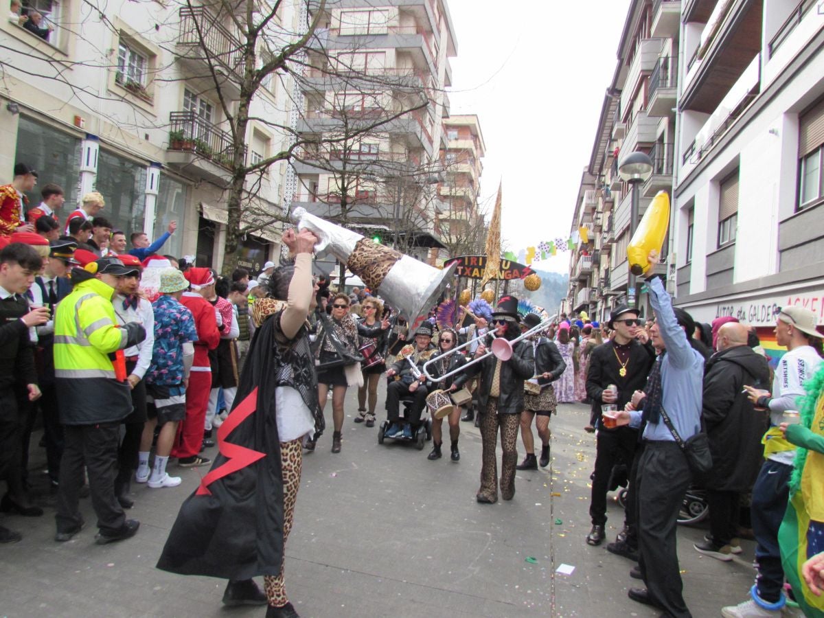 Aretxabaleta desbordó imaginación en el domingo de Carnaval