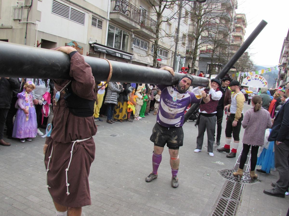 Aretxabaleta desbordó imaginación en el domingo de Carnaval