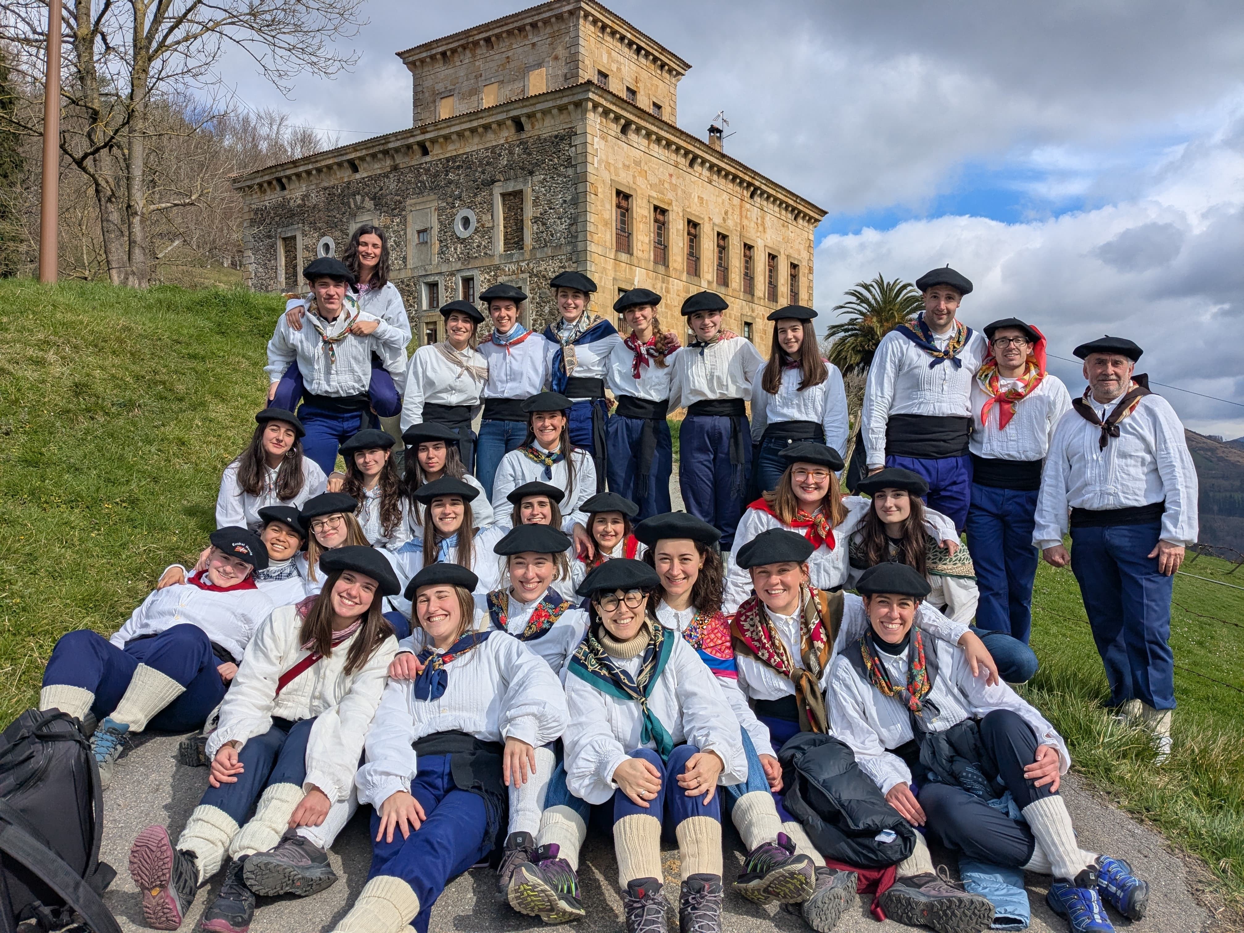 El Papa Erundino I, de fiesta en Urretxu por Carnaval