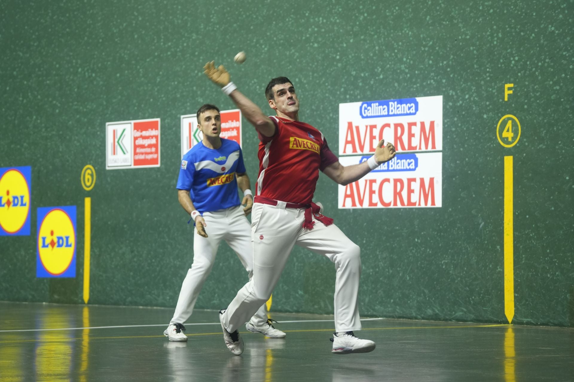 Ezkurdia y Rezusta marcan el ritmo
