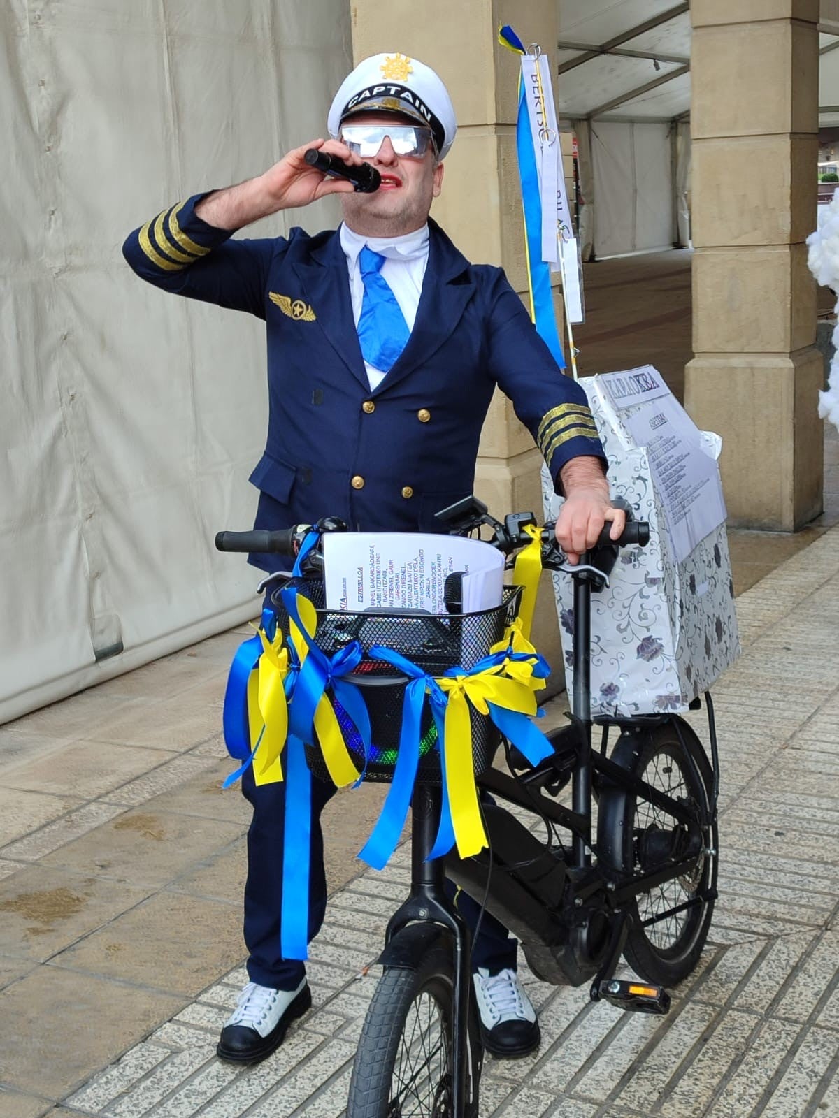 El Papa Erundino I, de fiesta en Urretxu por Carnaval