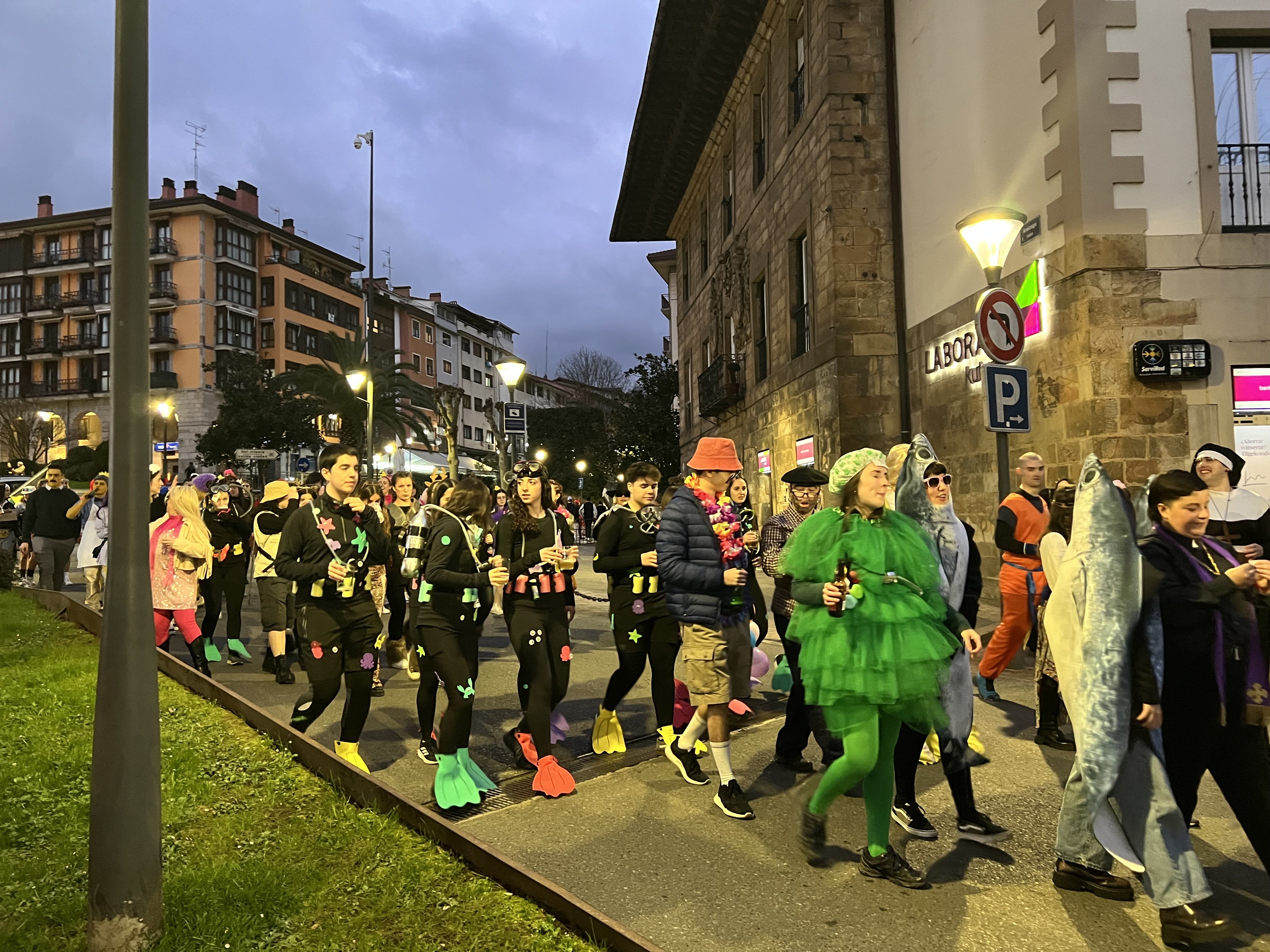 El Papa Erundino I, de fiesta en Urretxu por Carnaval