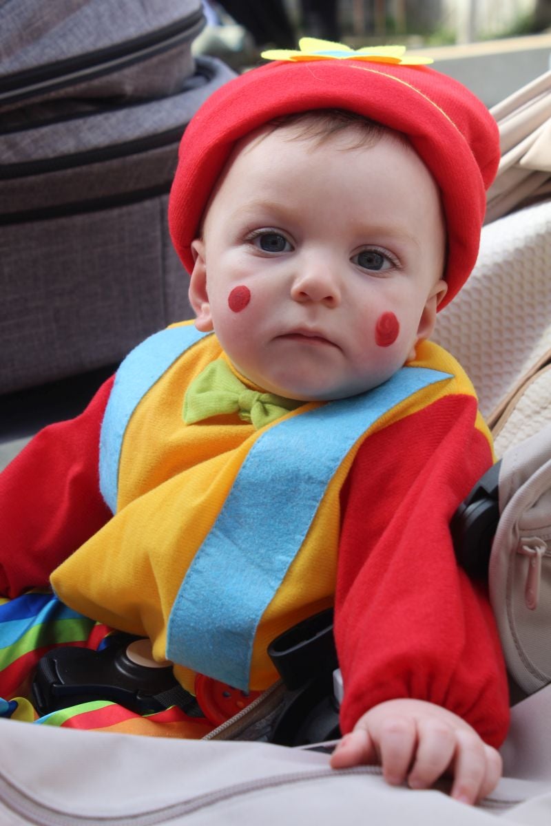El carnaval tiñe de colores el desfile infantil