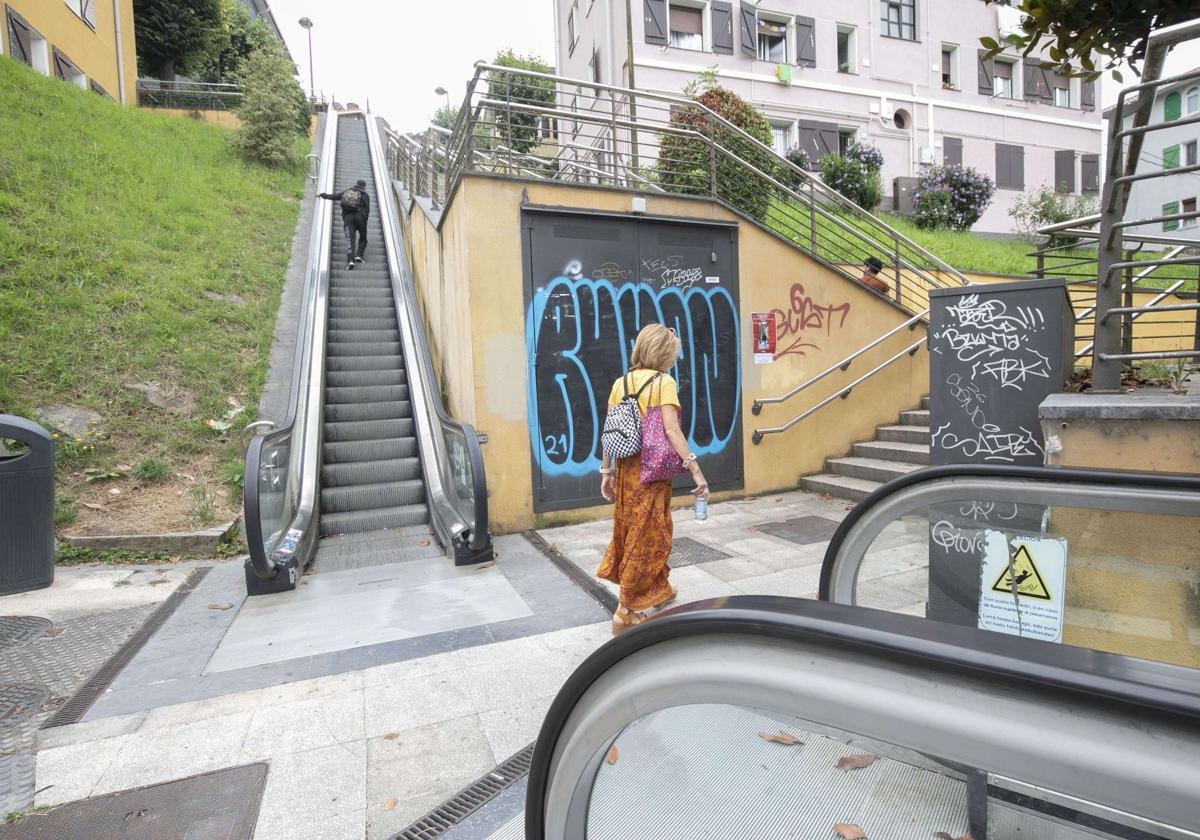 Las escaleras mecánicas de San Roque en Donostia paran un mes desde el lunes 10 de marzo