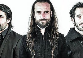 Un trío que tiene como seña de identidad aportar sonidos actuales a canciones tradicionales