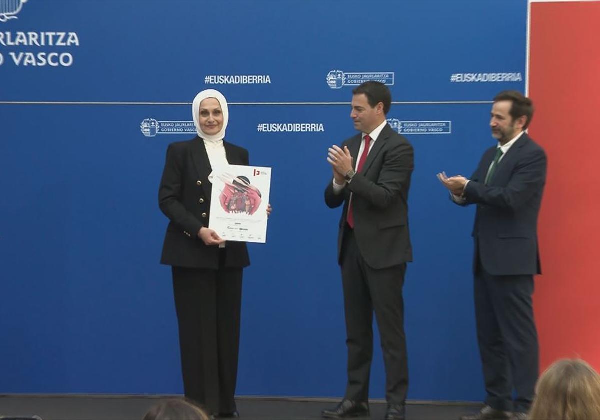 UNRWA Palestinako Errefuxiatuentzako NBEren Agentziak Ignacio Ellacuria saria jaso du