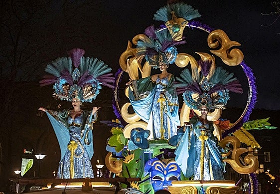 La comparsa Eureka y su espectáculo '¡Viva Canarias!' ha ganado el gran premio del Carnaval.