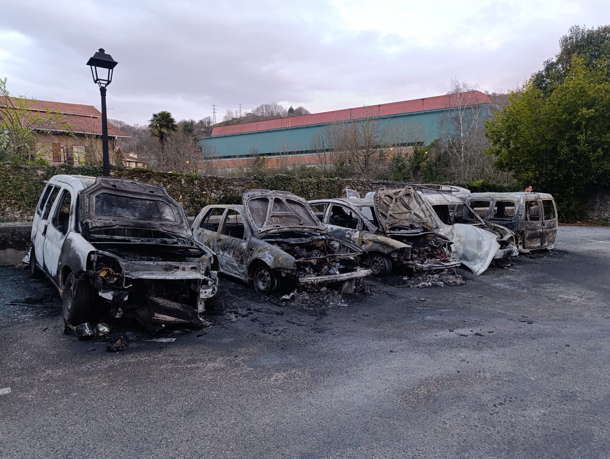 Diez coches incendiados en Lesaka