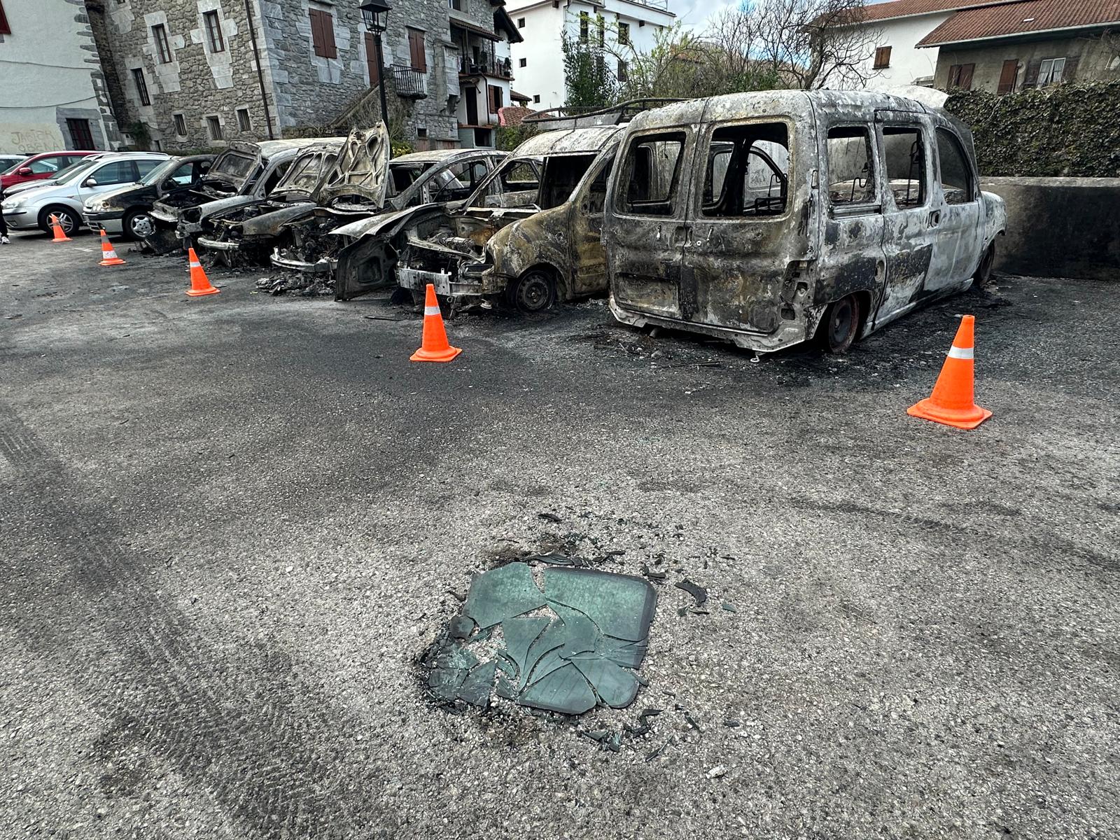 Diez coches incendiados en Lesaka