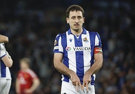 Mikel Oyarzabal dedica su gol ante el Manchester United a su hijo Martin