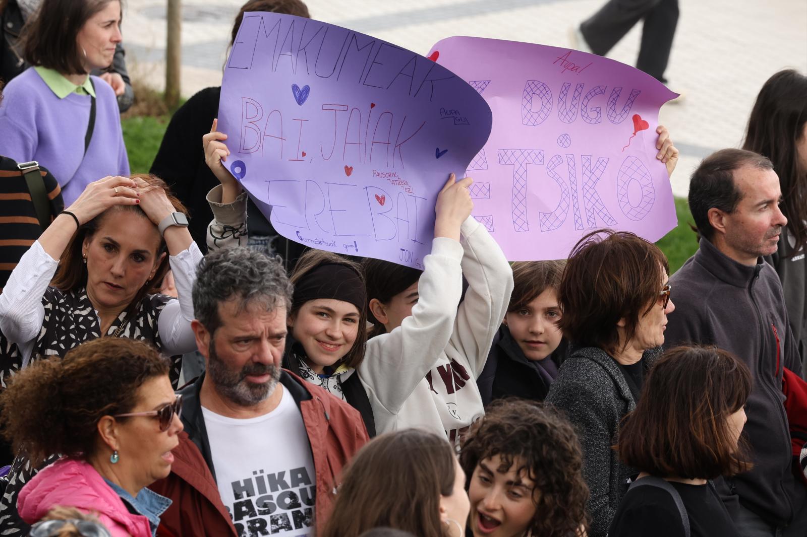 Manifestación del 8M en Donostia por la igualdad y contra el fascismo