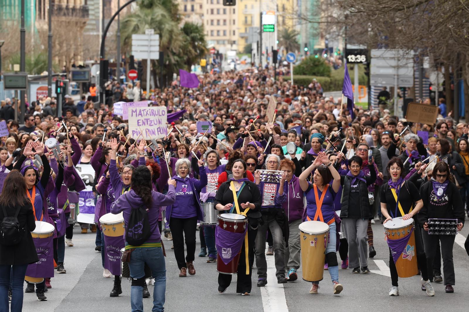 Manifestación del 8M en Donostia por la igualdad y contra el fascismo