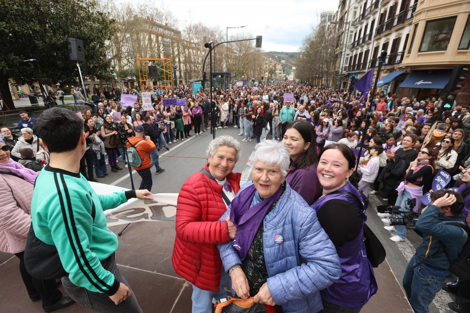 Manifestación del 8M en Donostia por la igualdad y contra el fascismo