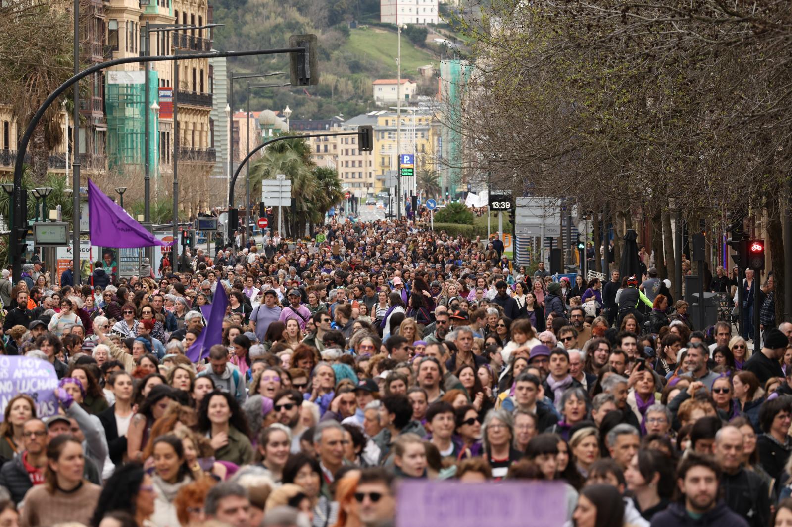 Manifestación del 8M en Donostia por la igualdad y contra el fascismo