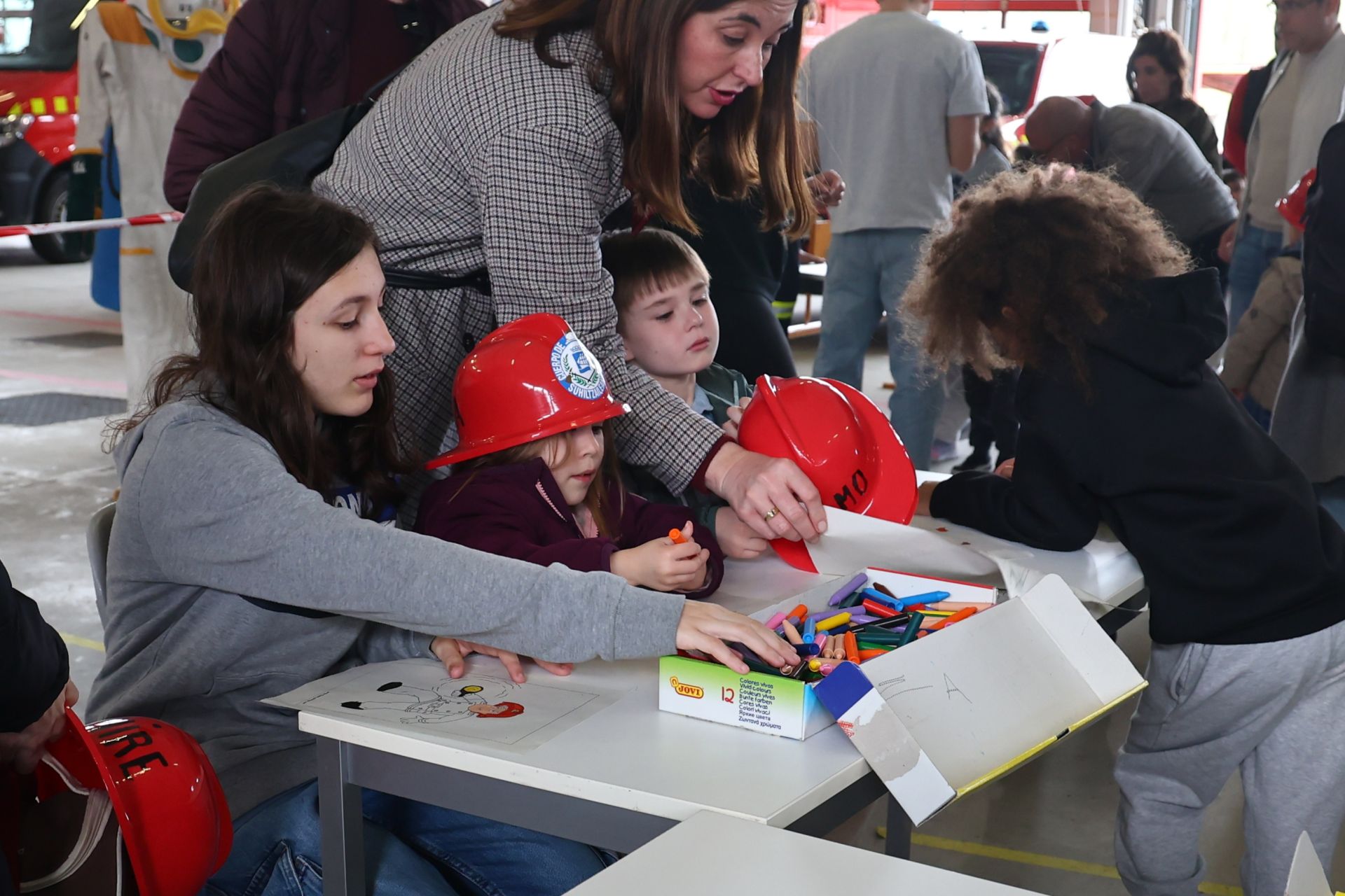 Así ha sido la jornada de puertas abiertas en el parque de bomberos de Donostia