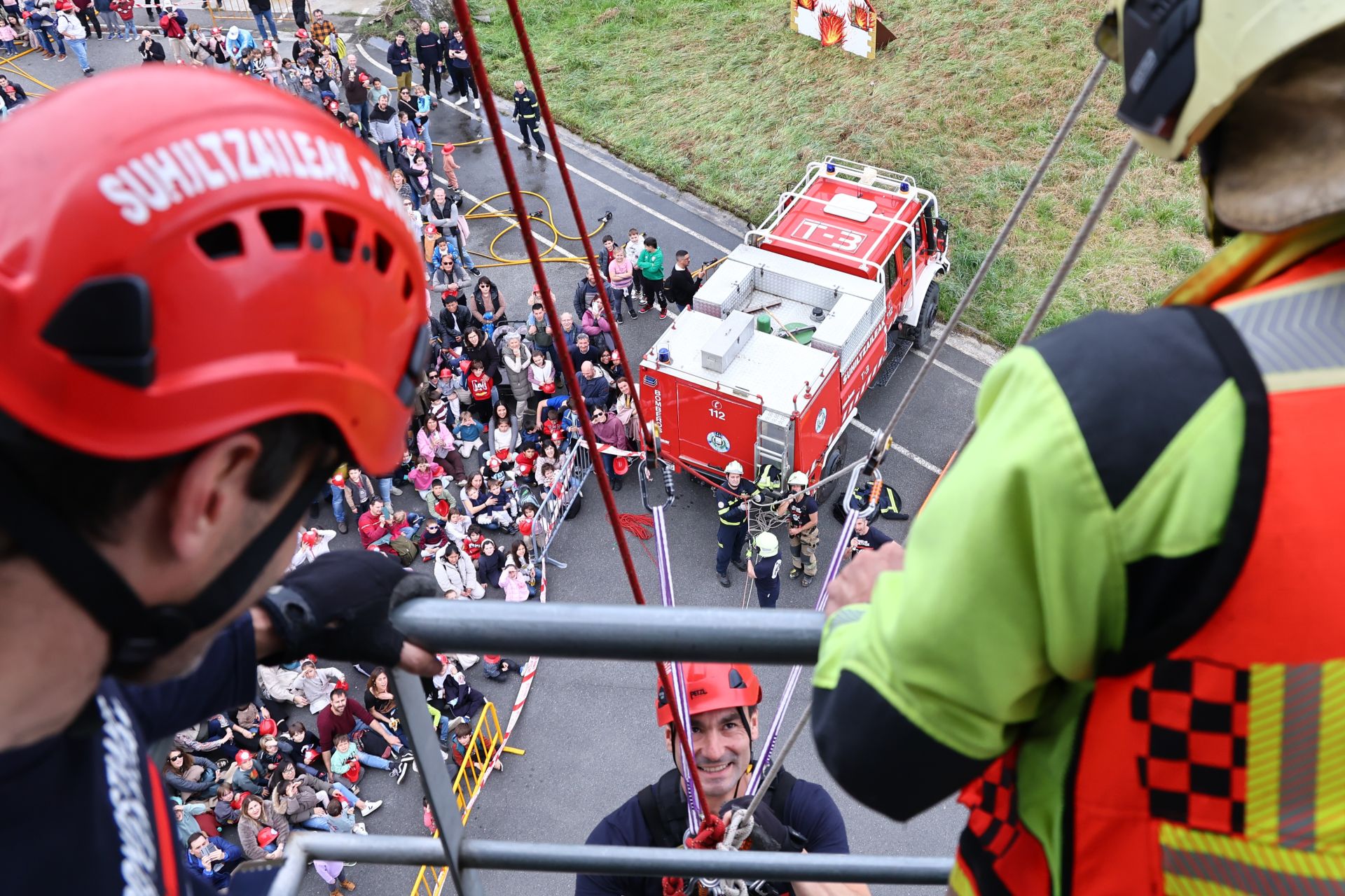 Así ha sido la jornada de puertas abiertas en el parque de bomberos de Donostia