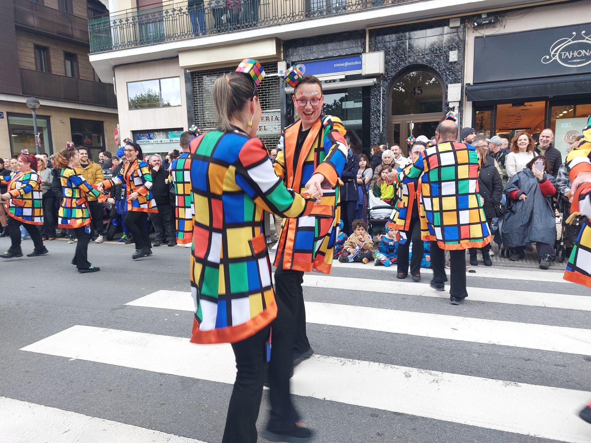 Así se ha vivido el desfile de carnaval en Trintxerpe