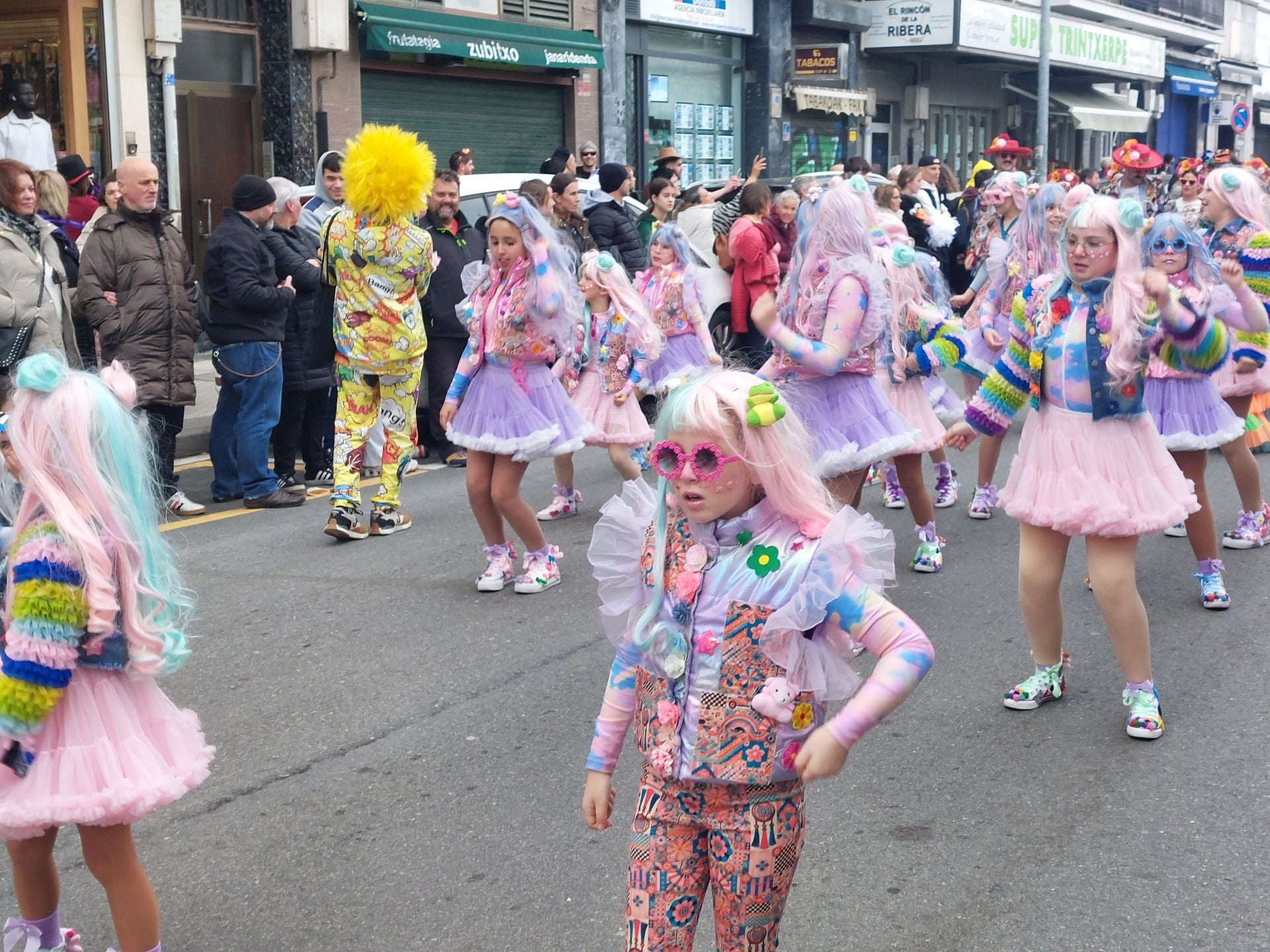 Así se ha vivido el desfile de carnaval en Trintxerpe