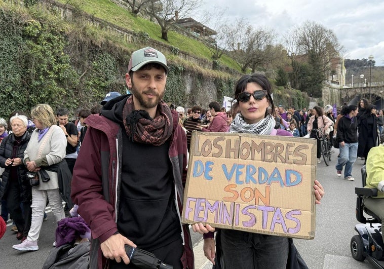 Nahikari y Raúl, en la manifestación.