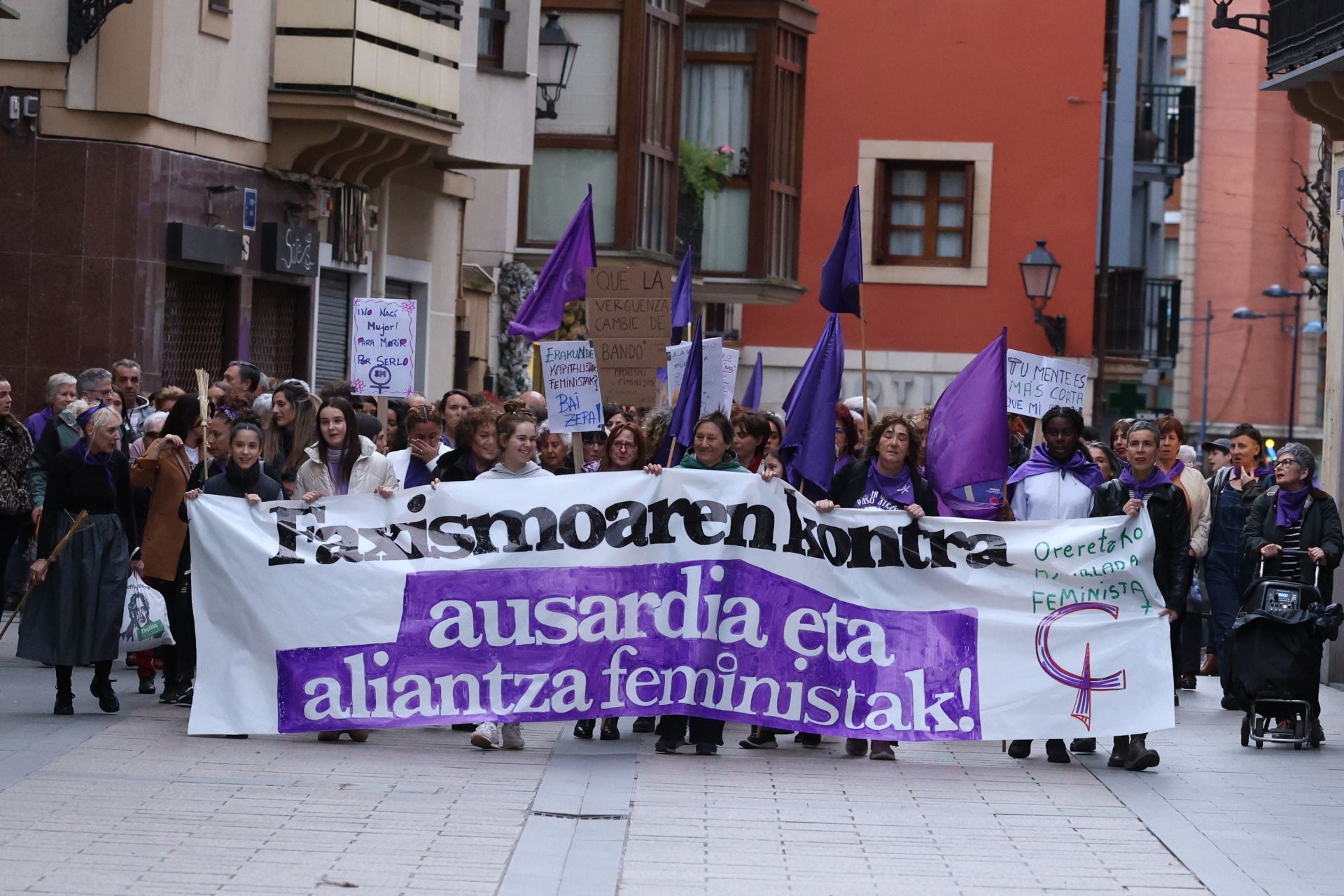 Gipuzkoa se tiñe de morado por el 8M