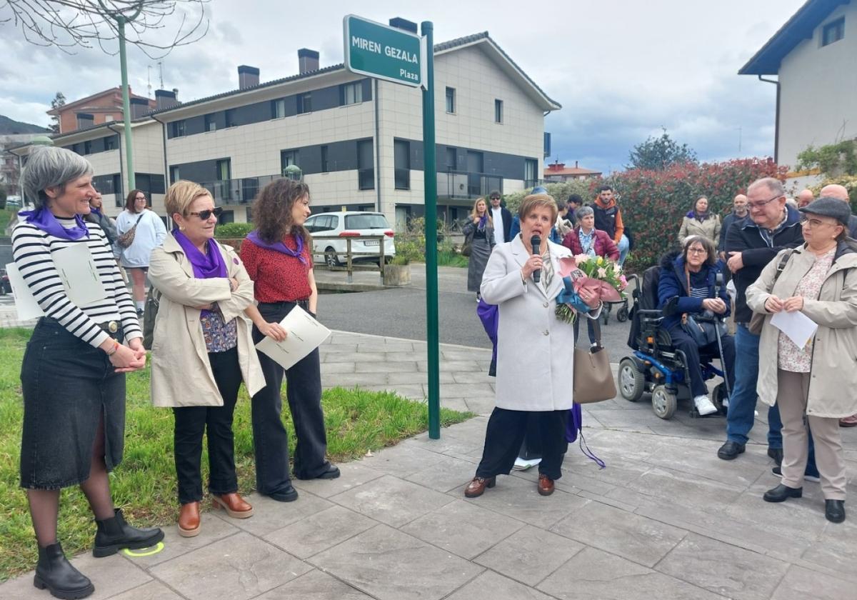 Una plaza para recordar a la lezoarraMiren Gezala