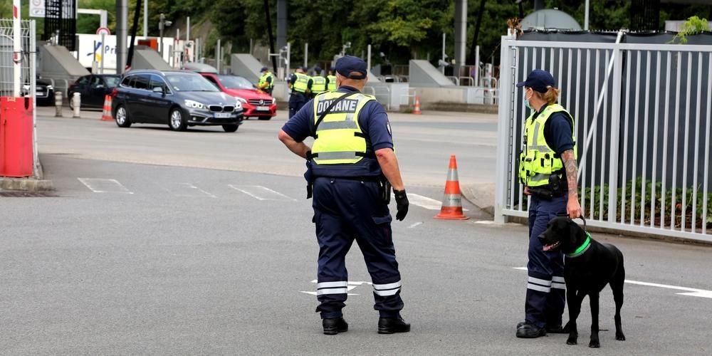Incautan casi tonelada y media de cannabis en un camión en Biriatu