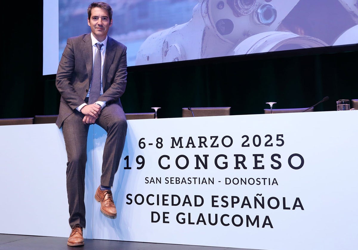 El Dr. Aritz Urcola, en el Auditorio Kursaal, donde recientemente se ha celebrado el Congreso de la Sociedad Española de Glaucoma.