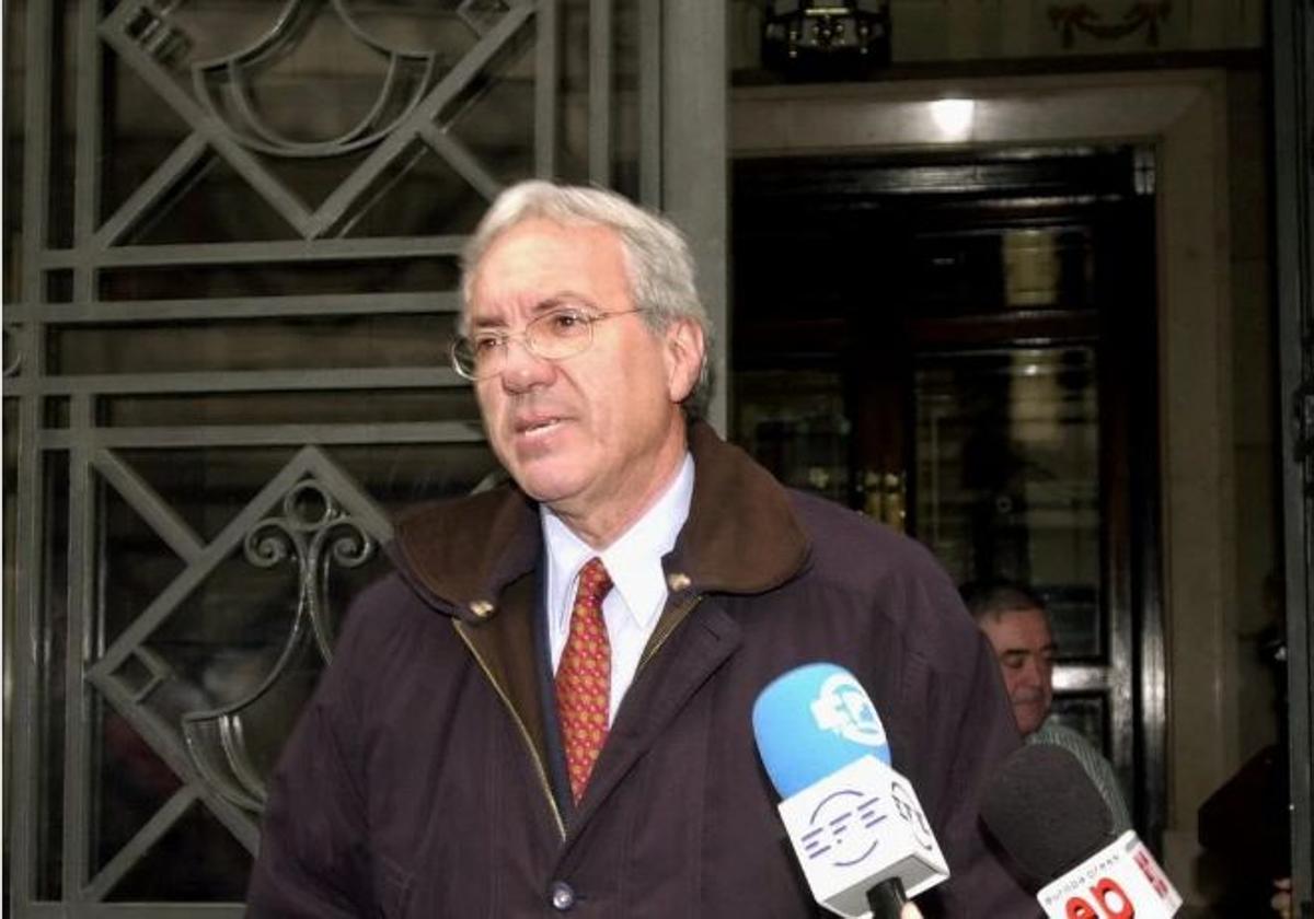 Familiares de víctimas de los GAL interpondrán una querella judicial contra Barrionuevo