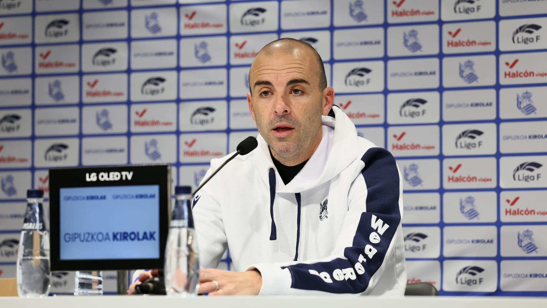 Sánchez Vera: «Hay jugadoras a las que todavía no he sacado continuidad en el rendimiento»