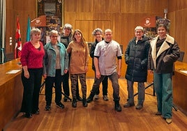 Kanpainaren sustatzaileak udaletxean egindako aurkezpenean.